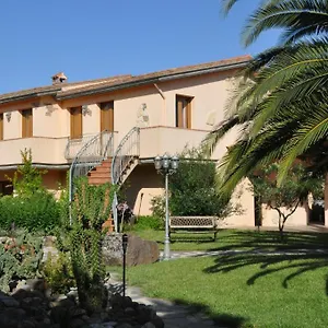 Alloggio per agriturismo Agriturismo S´aranada, Marrùbiu